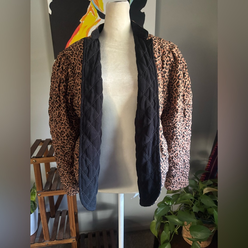 Leopard Quilted Print Women's Jacket - Picture 4 of 10